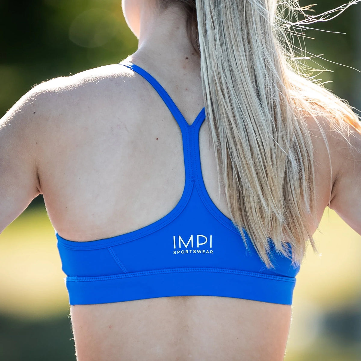 IMPI V-Neck Sports Crop - Cobalt