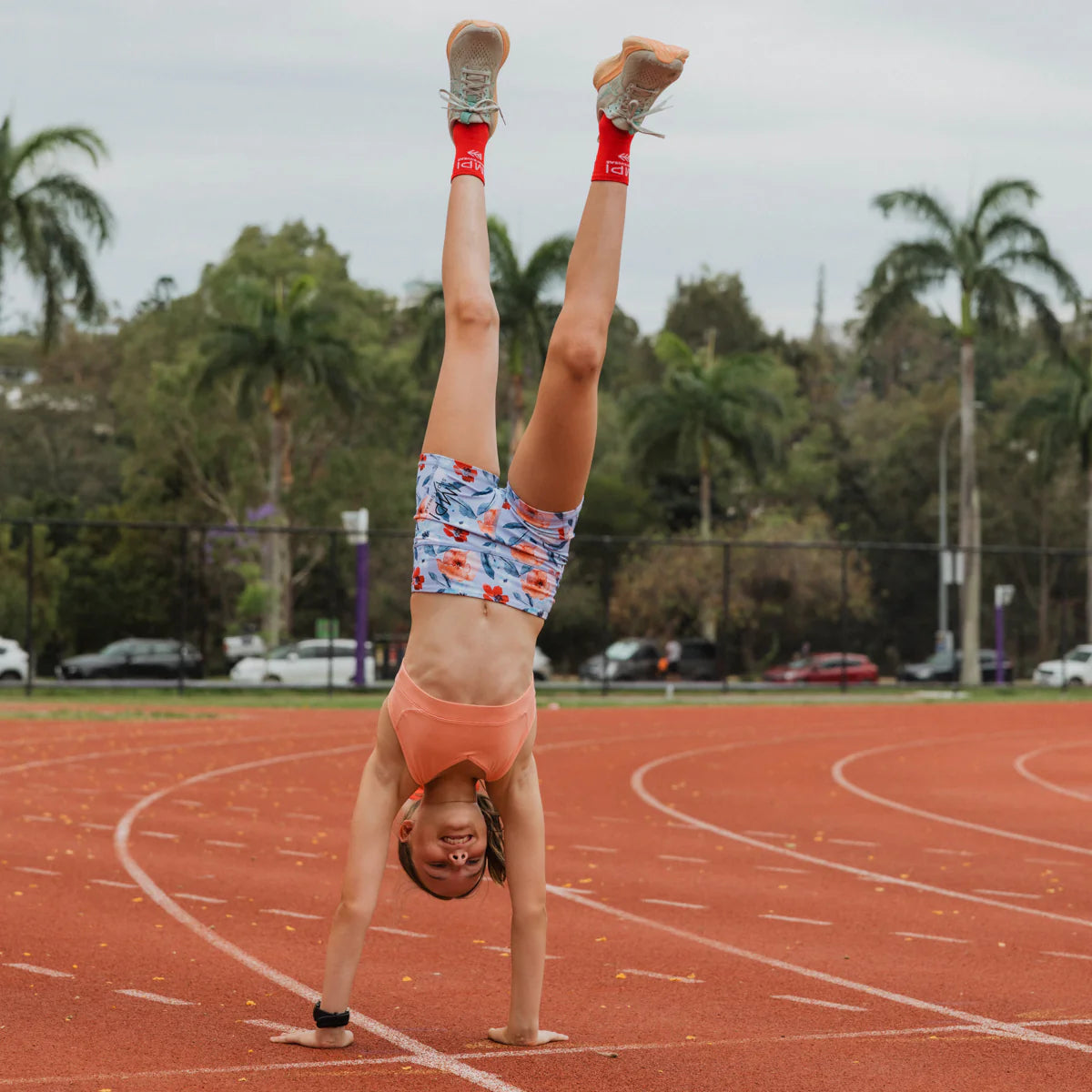 IMPI V-Neck Sports Crop - Peachy