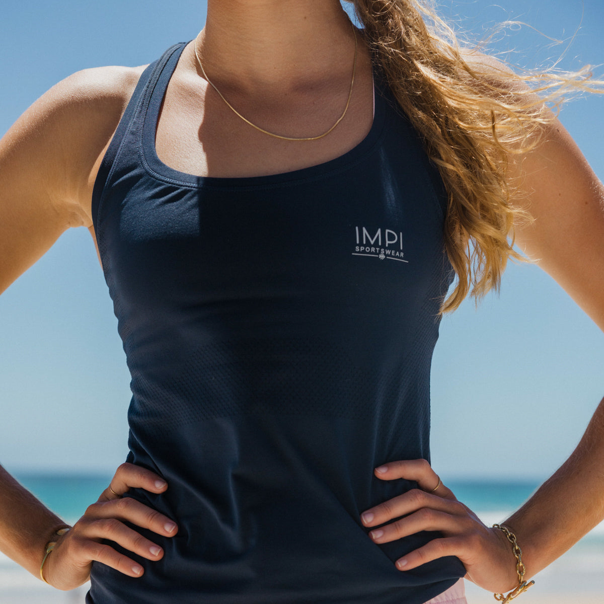 seamless navy singlet