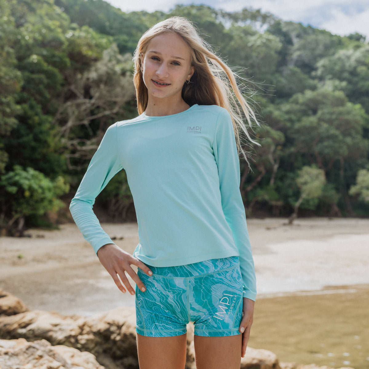 mint long sleeve running top