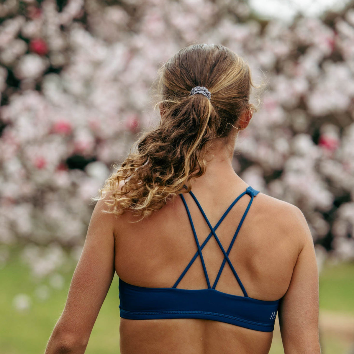 sports crop top