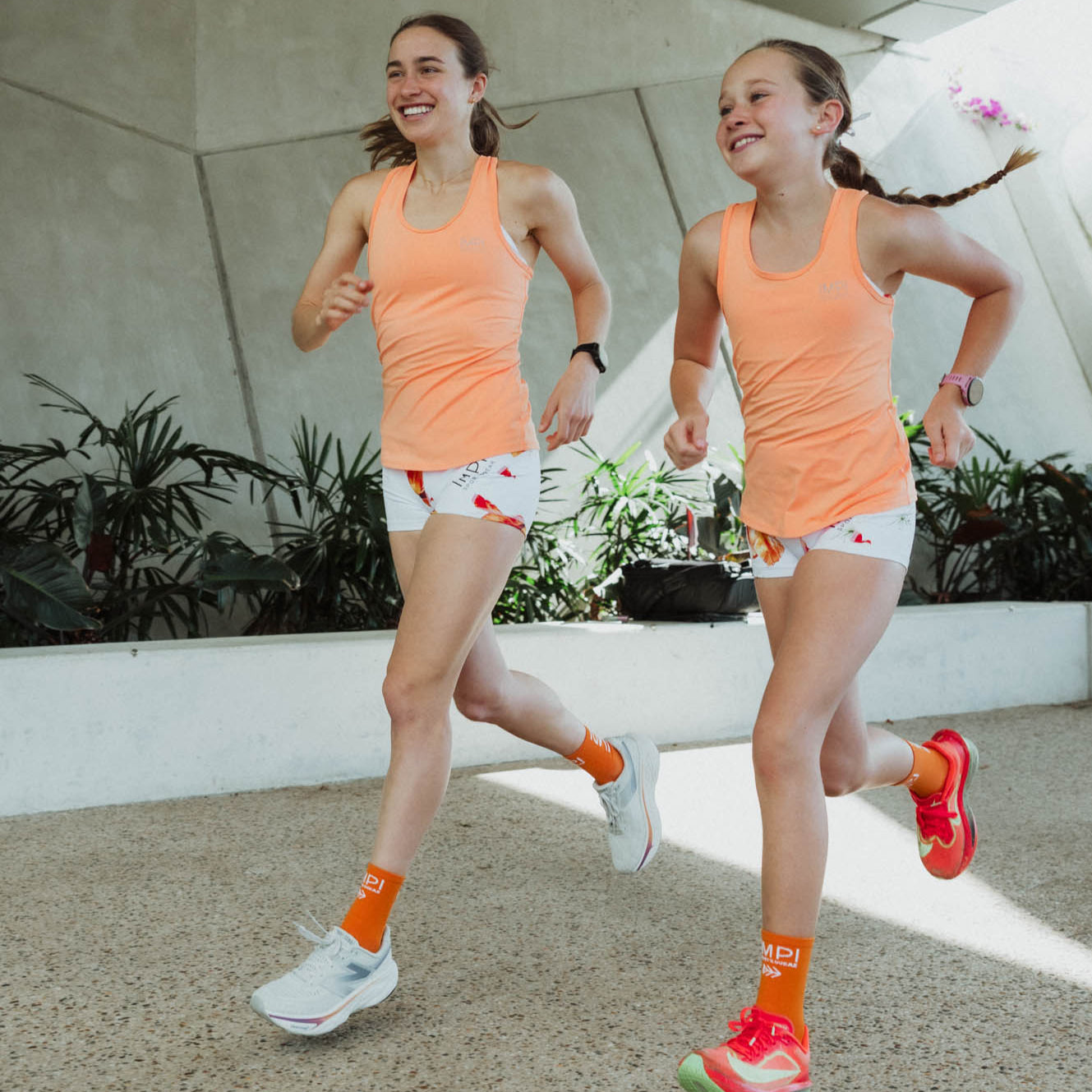 orange running singlet