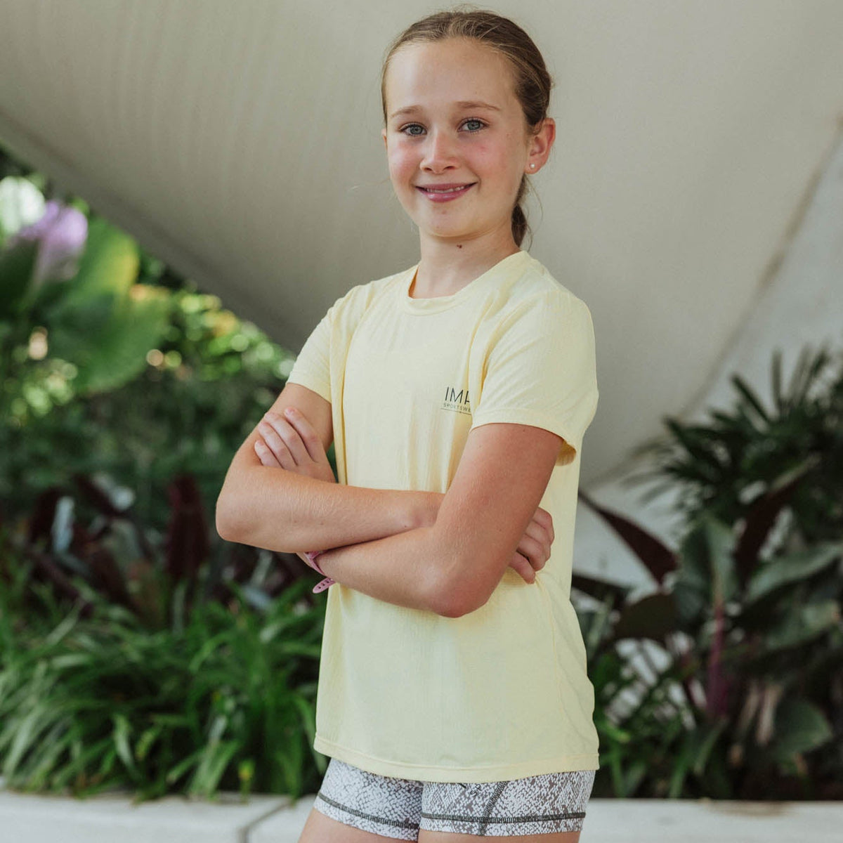 yellow running t-shirt