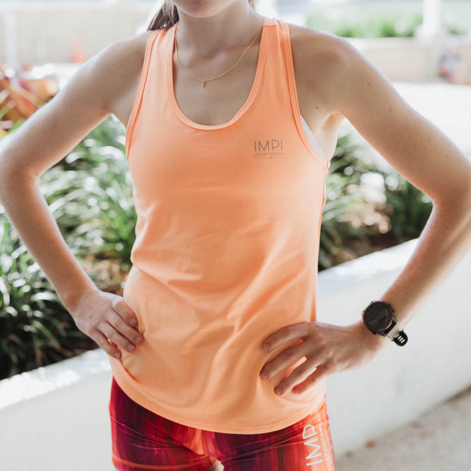 orange running singlet