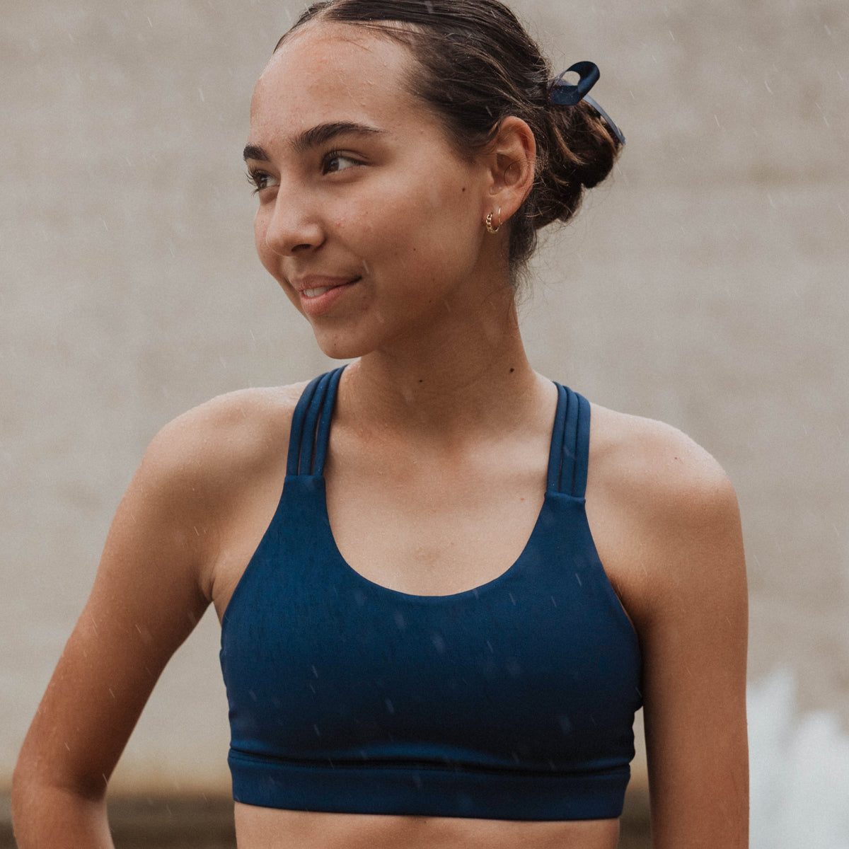 navy running crop