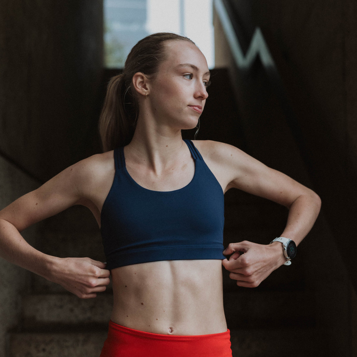 navy running crop
