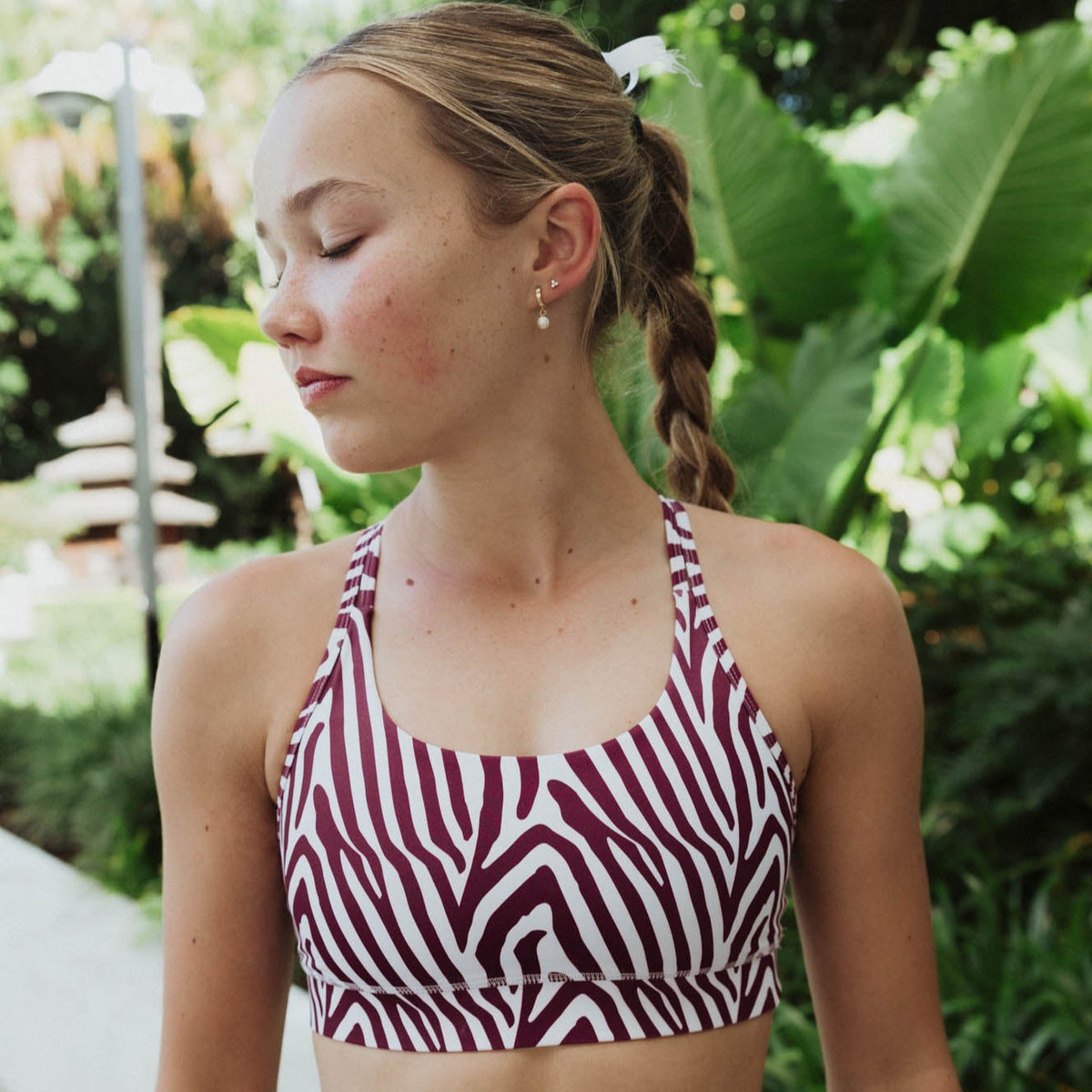 berry zebra running crop