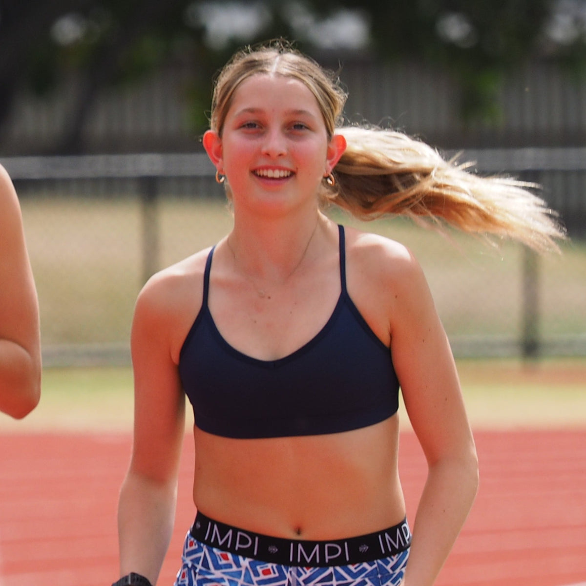 IMPI V-neck Running Bra Top - Navy