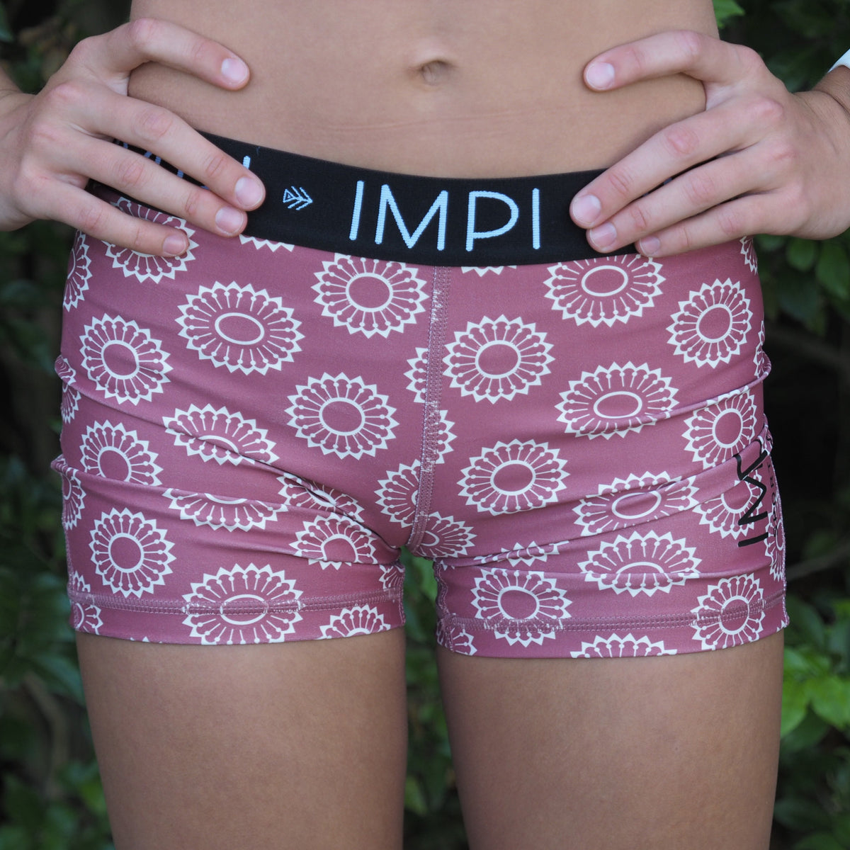 IMPI elastic running shorts boho