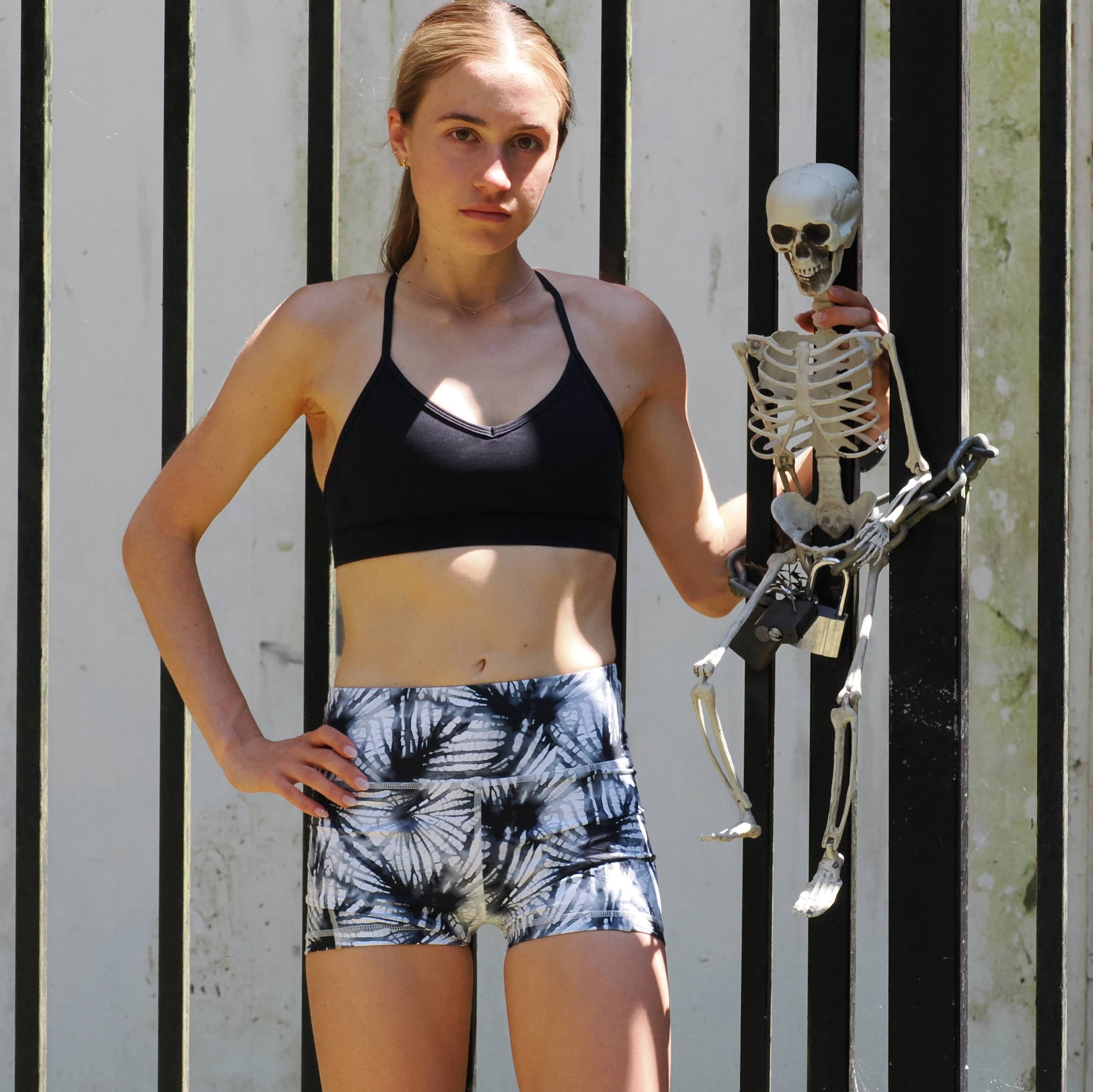 black sports crop