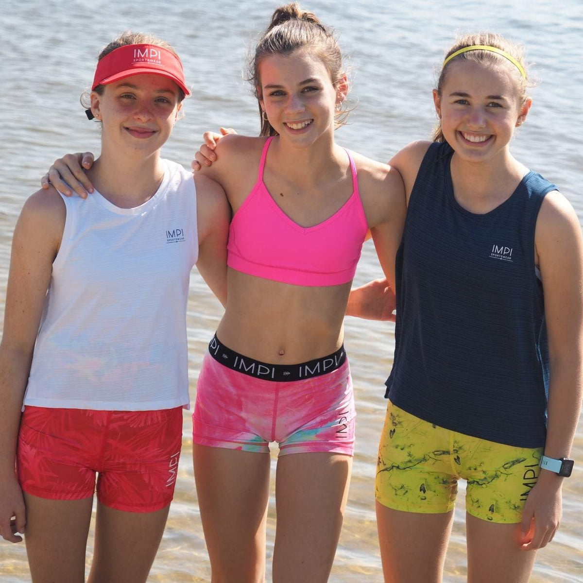 hot pink running crop