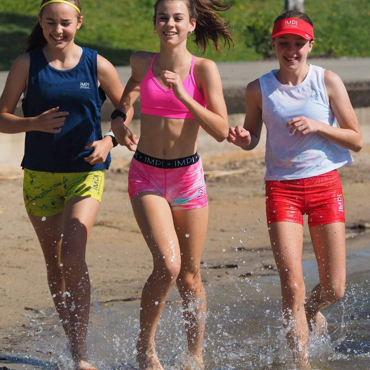 hot pink running crop