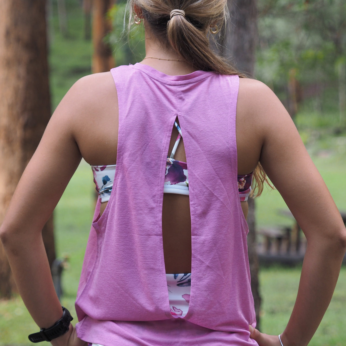 lightweight running singlet