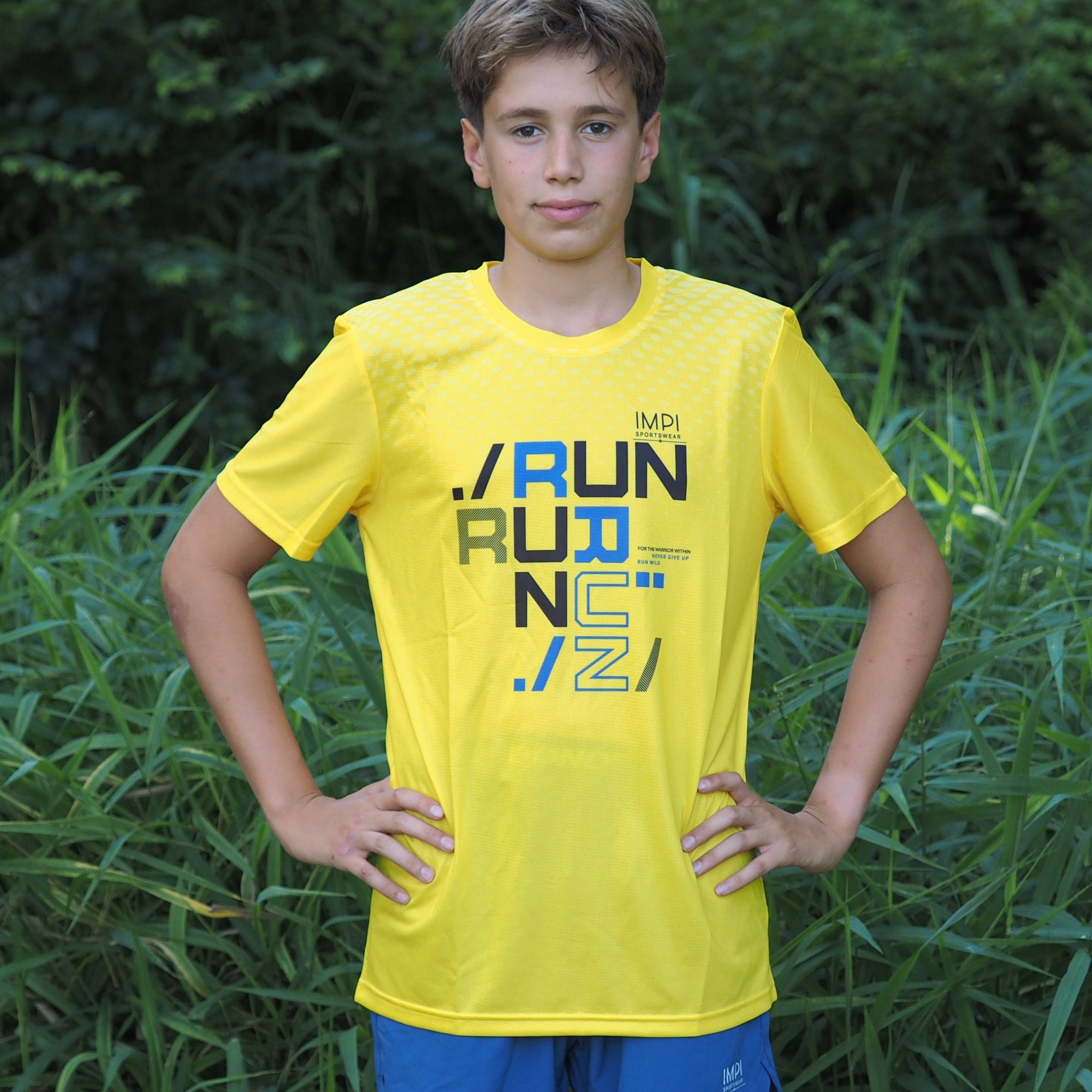 boys running tee